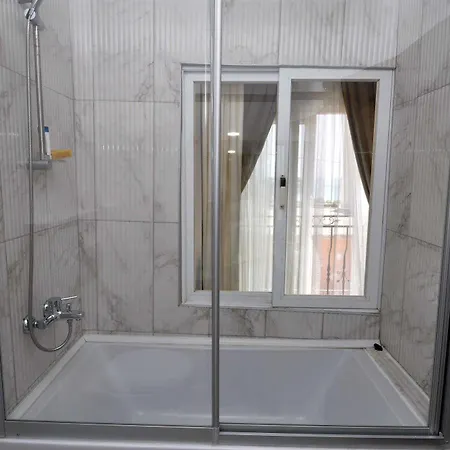 Hotel Paperon Butik